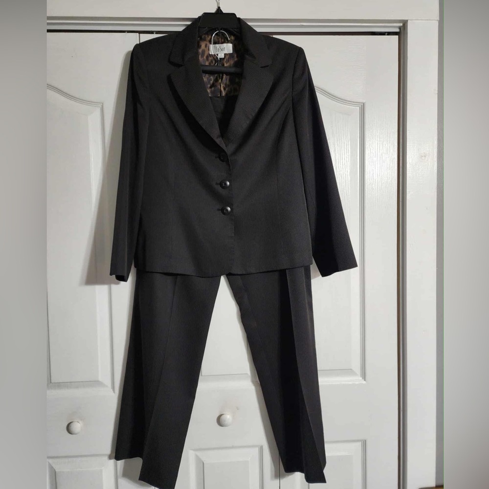 Le Suit Black Pinstripe Blazer